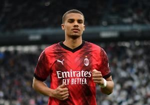 记者：纽卡斯尔将向米兰支付3500万+500万欧元，以引进佳夫