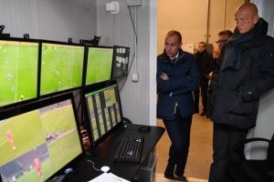 引入挑战！官方：U17世界杯将启用FVS系统，教练能质疑裁判决定