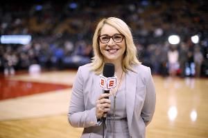 TA：ESPN将首席解说团成员多瑞丝-伯克降职 目前双方正商讨续约
