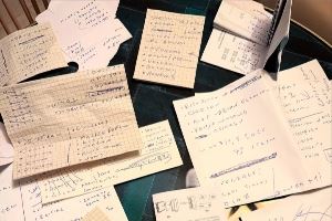 转会窗真正的顶流！罗马诺晒转会稿件，密密麻麻&从早忙到晚