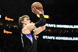 放走3个即战力！爵士围绕年轻人建队 新赛季培养贝利冲10胜72负？