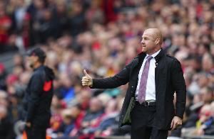 单赛季在11月前已有3任正式主帅，诺丁汉森林是英超历史首队