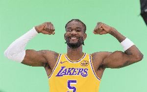 可惜上赛季没你！艾顿两场VS戈贝尔场均16+9 后者仅5.5+6.5图片