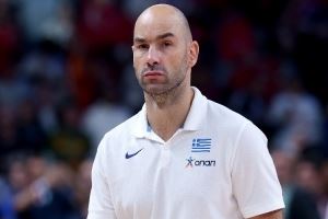 带队获得欧锦赛铜牌！希腊篮协：斯潘诺里斯将继续出任男篮主帅