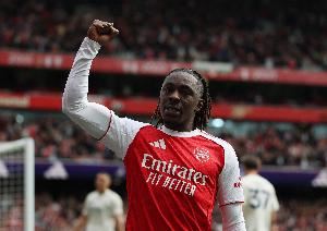 破门弑旧主,阿森纳官方:埃泽对水晶宫破门当选球队10月最佳进球