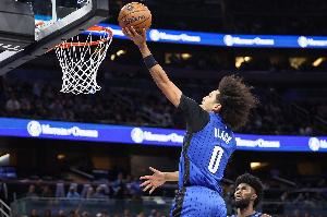 正负值+18最高！布莱克轰炸勇士内线 全场13中8砍赛季新高21分